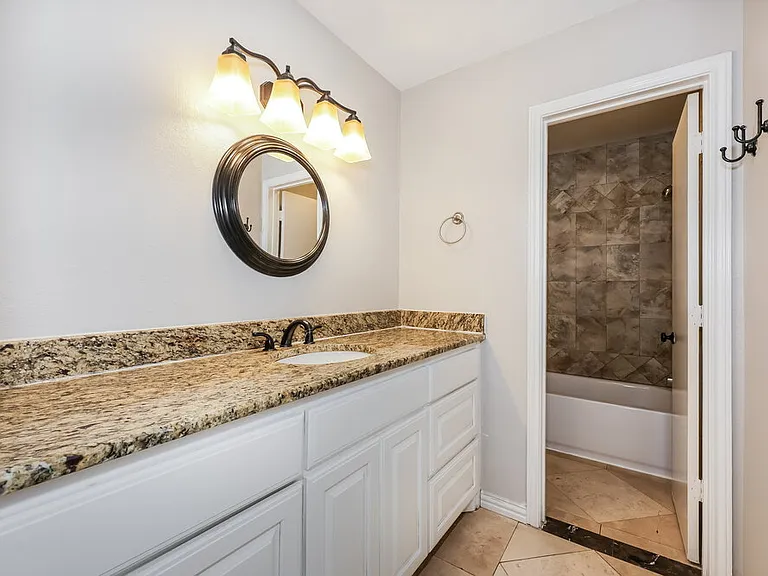 3400 Meadowmoor St — Photo 11