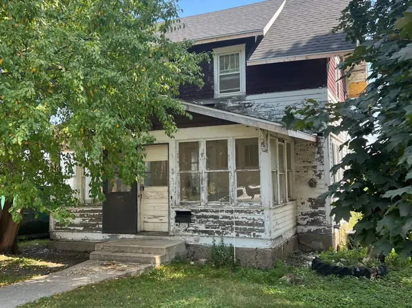 245 S Central St, Forest City, IA 50436