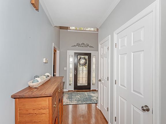 2nd image of 1240 Lochshyre Way