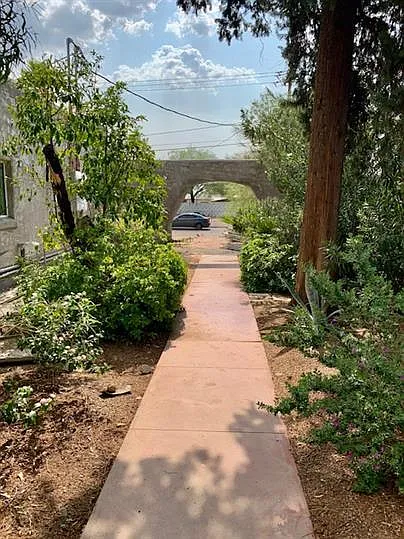 1140 North Richey Boulevard — Photo 1