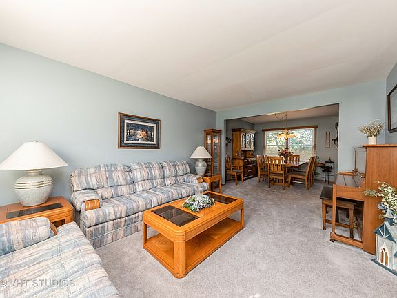 3rd image of 216 Stanyon Ln
