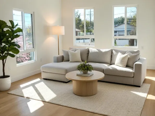8957 Hargis St, Los Angeles, CA