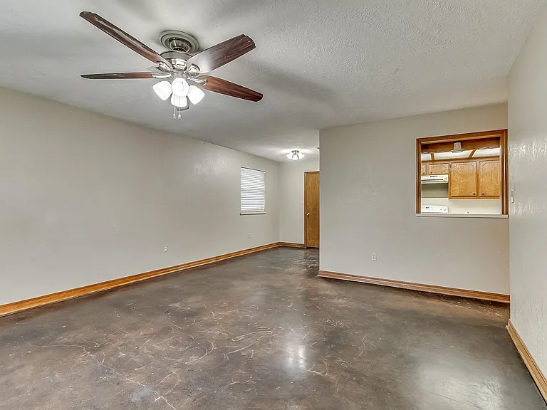 1518 E Boyd St — Photo 16