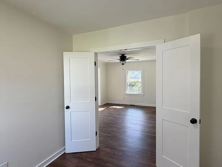 236 Lakeview Dr — Photo 13