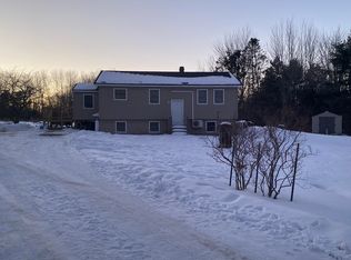 39 Square Rd, Palmyra, ME 04965