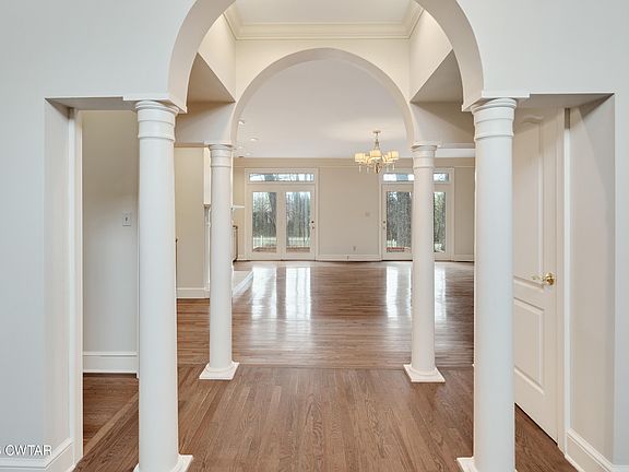 4th image of 49 Elmhurst Dr