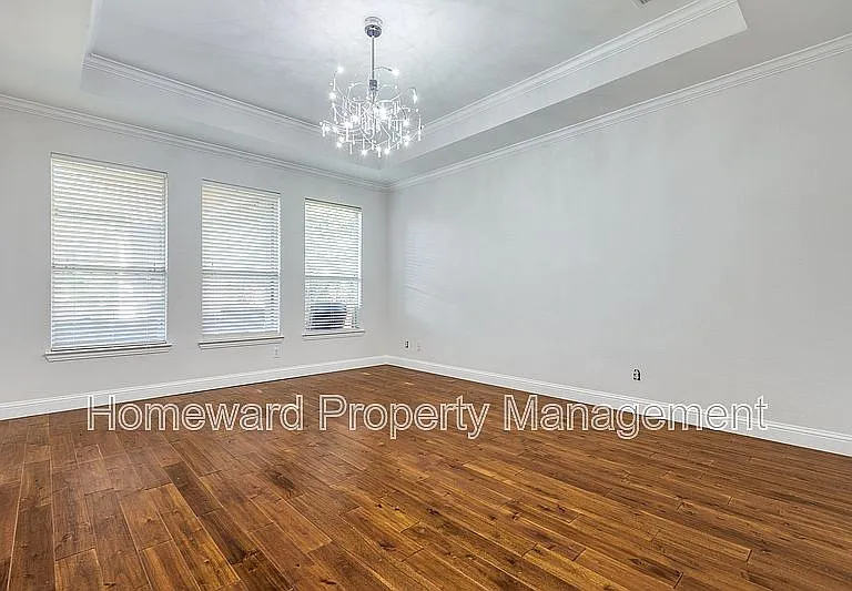 7526 Greenvalley Ln — Photo 14