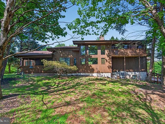 2nd image of 648 Abbie Ln