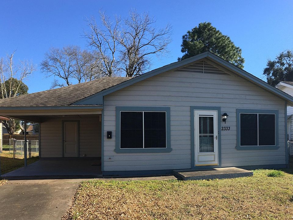 1st image of 2333 1st St
