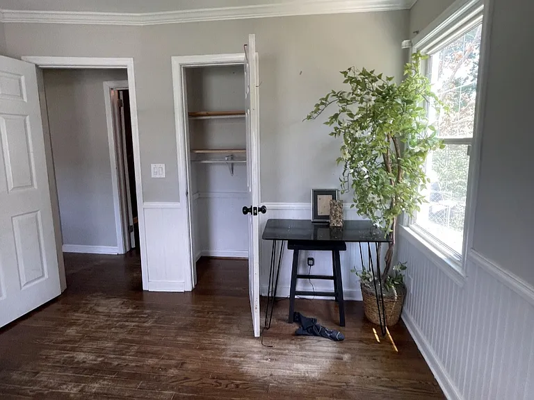 bedroom for rent
