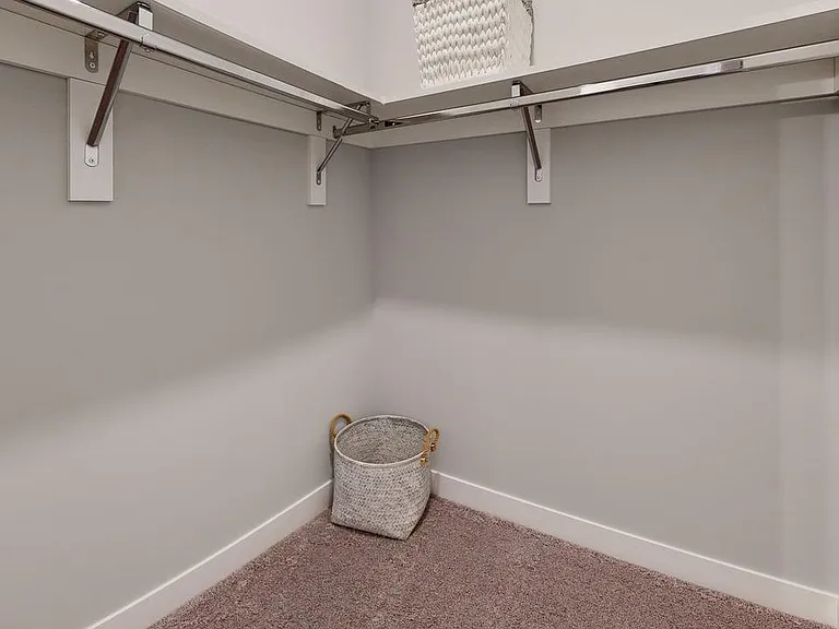 1B-Quarry-Trails-Closet 1B-Quarry-Trails-Closet