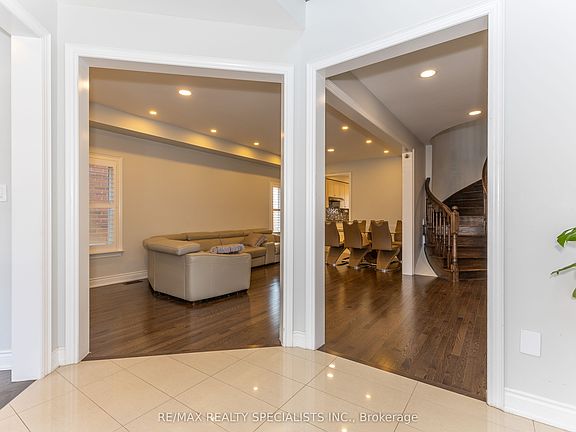 4th image of 8 W Dykie Ct