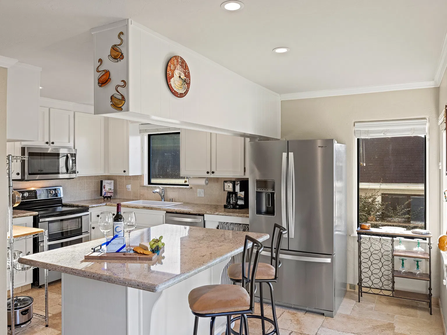 313 Bishop Avenue - LTA - 1 — Photo 3