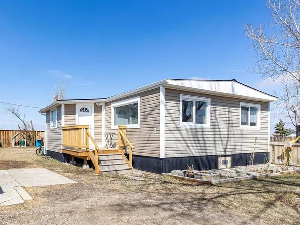 228 S Railway Ave, Vulcan County, AB T0L 1P0