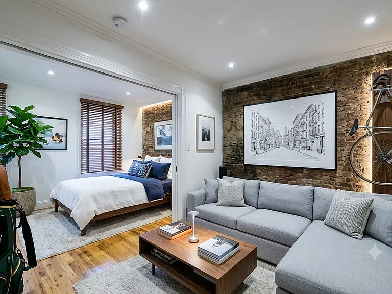535 Hudson St #4 — Photo 4