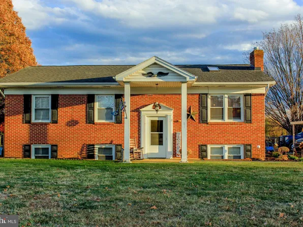 951 Keezletown Rd, Weyers Cave, VA 24486