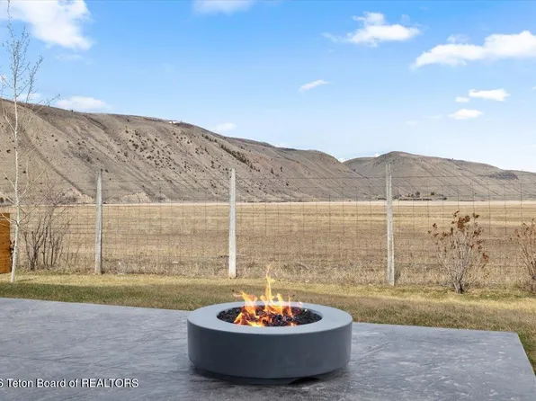 415 Teton Ave, Jackson, WY 83001