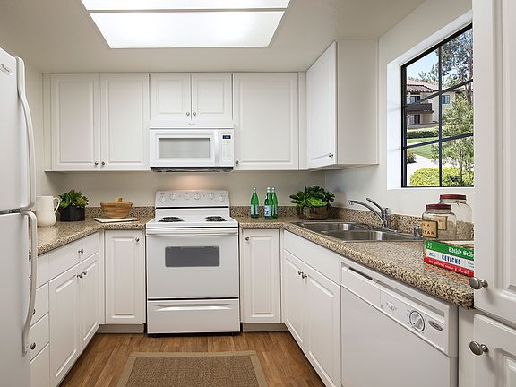 5th image of 13800 Parkcenter Ln APT 111