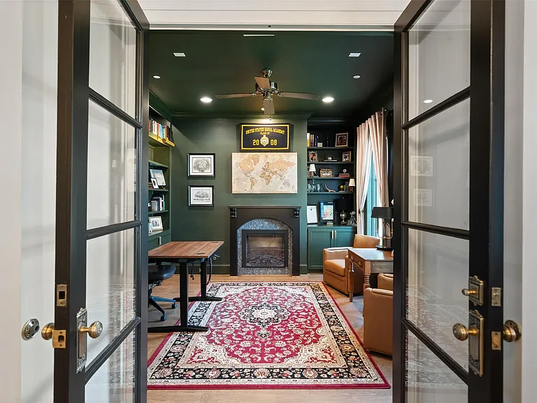 1110 Lone Star Dr — Photo 4