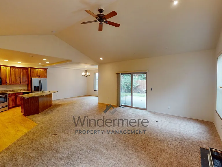 136 Costello Pl — Photo 8