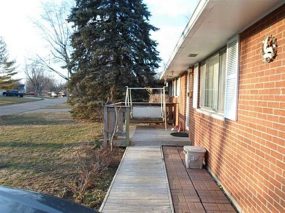 2nd image of 135 Cedar Dr