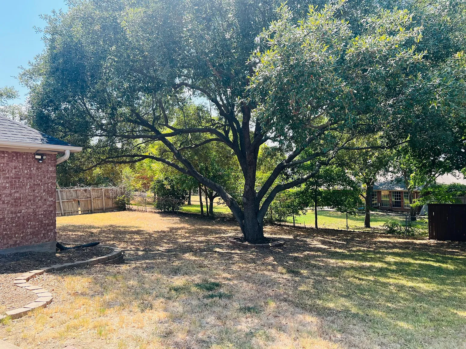 7113 Holden Dr — Photo 2