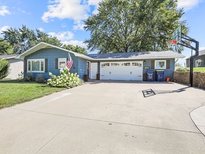 1208 Hazel St, Pella, IA, 50219