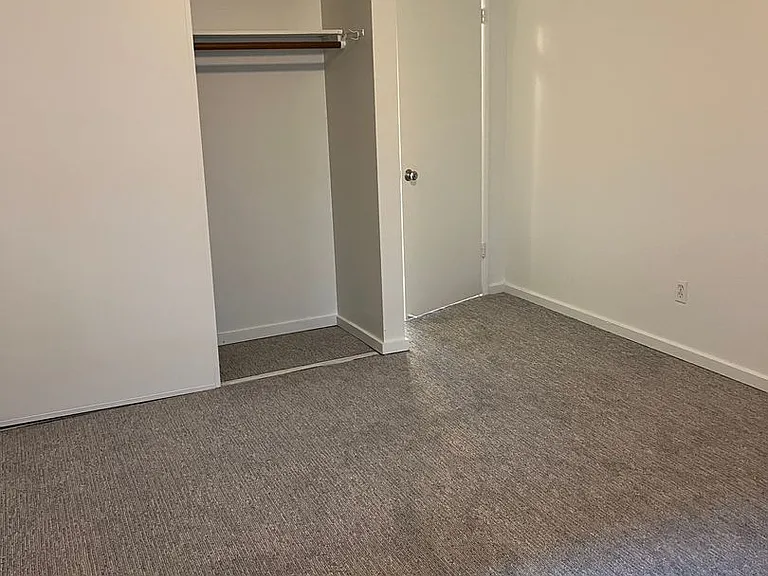 Fairview Apartments — Photo 27