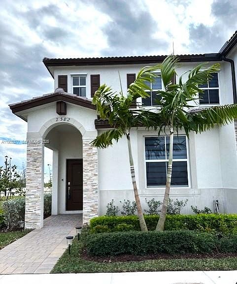 1st image of 2582 SE 29th St
