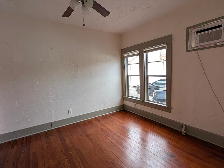 826 11th St N #1 — Photo 3