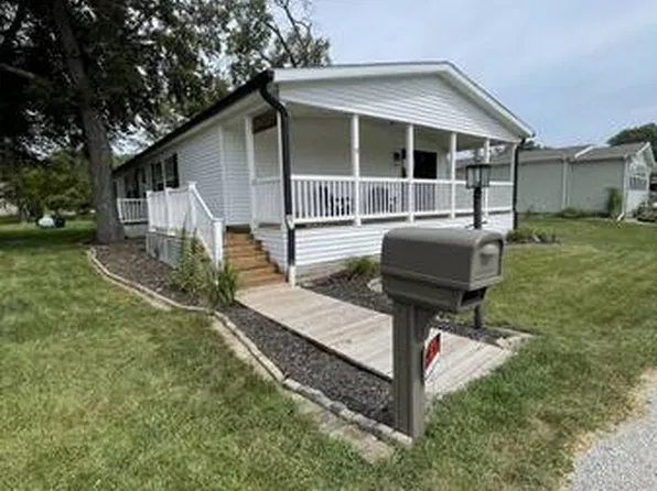 4558 Lakeview Rd, Rensselaer, IN 47978