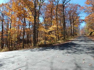 24 White Oak Dr, Roseland, VA 22967