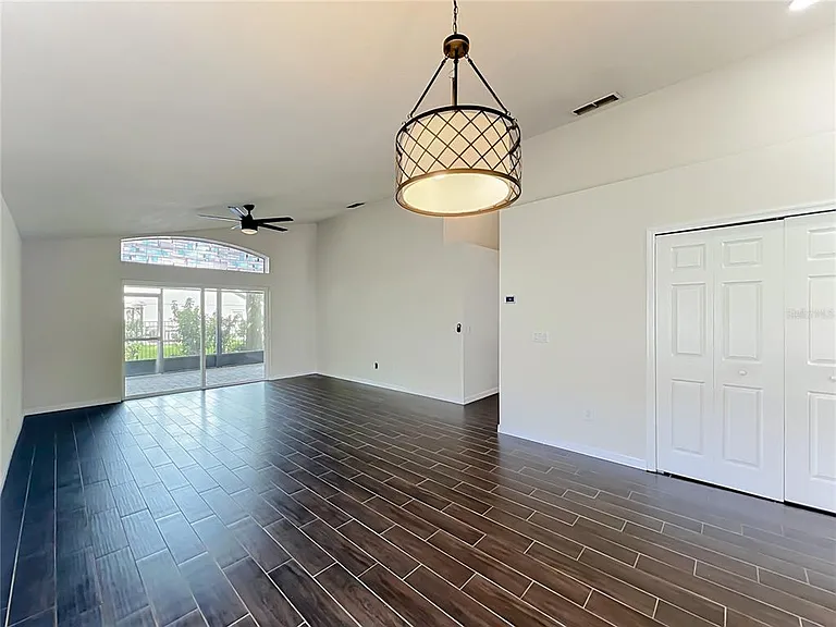 1045 Willow Branch Dr — Photo 20