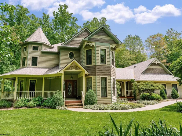 127 Quail Rd, Morgantown, WV 26508