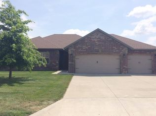 3764 N Meadowgate Ct, Springfield, MO 65803