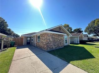 5913 S Oak Dr, Marrero, LA 70072