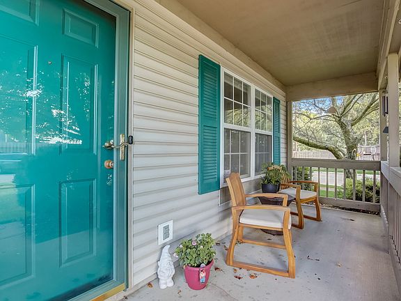 3rd image of 9965 Waterside Dr