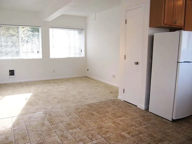 Willowbrook Apartments — Photo 2
