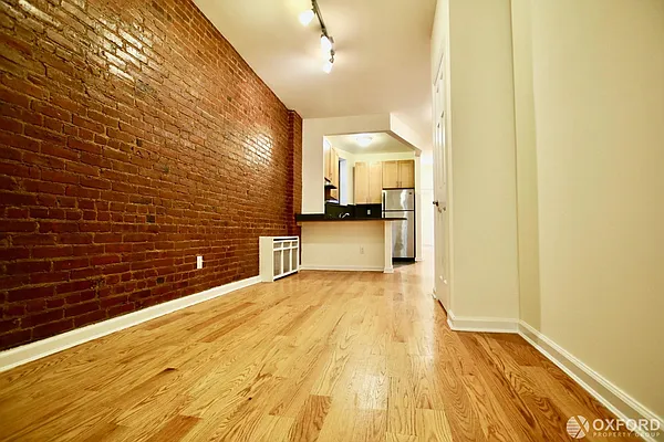 Rented by Oxford Property Group | media 10