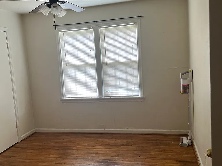 933 E 37th St S #1 — Photo 11