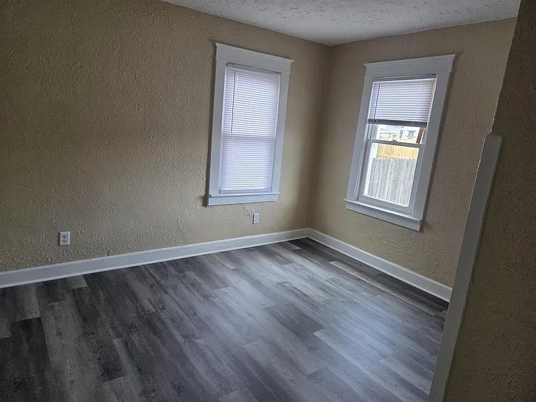 245 S Randolph St — Photo 5