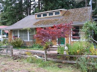 8121 High School Loop NE, Bainbridge Island, WA 98110
