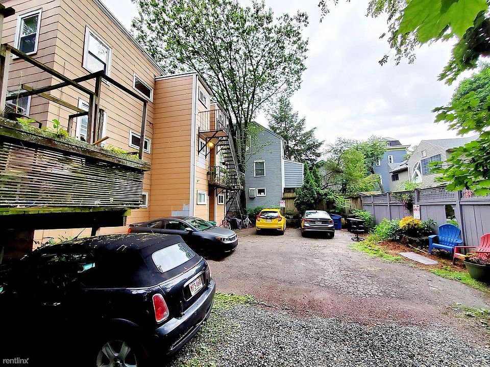 17 Bay #3 R Cambridge Shared Unit Photo 4