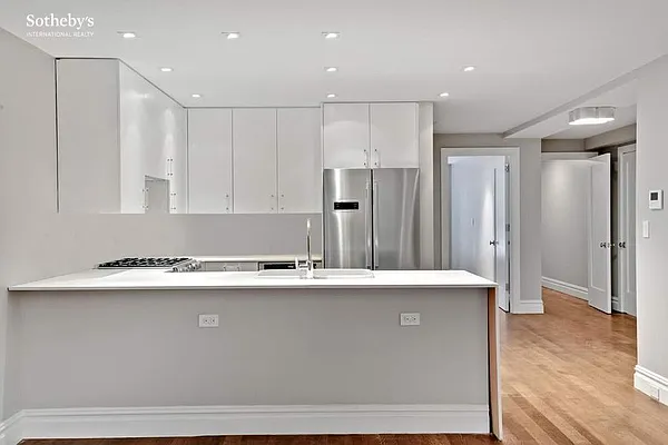 Rented by Sotheby's International Realty | media 14