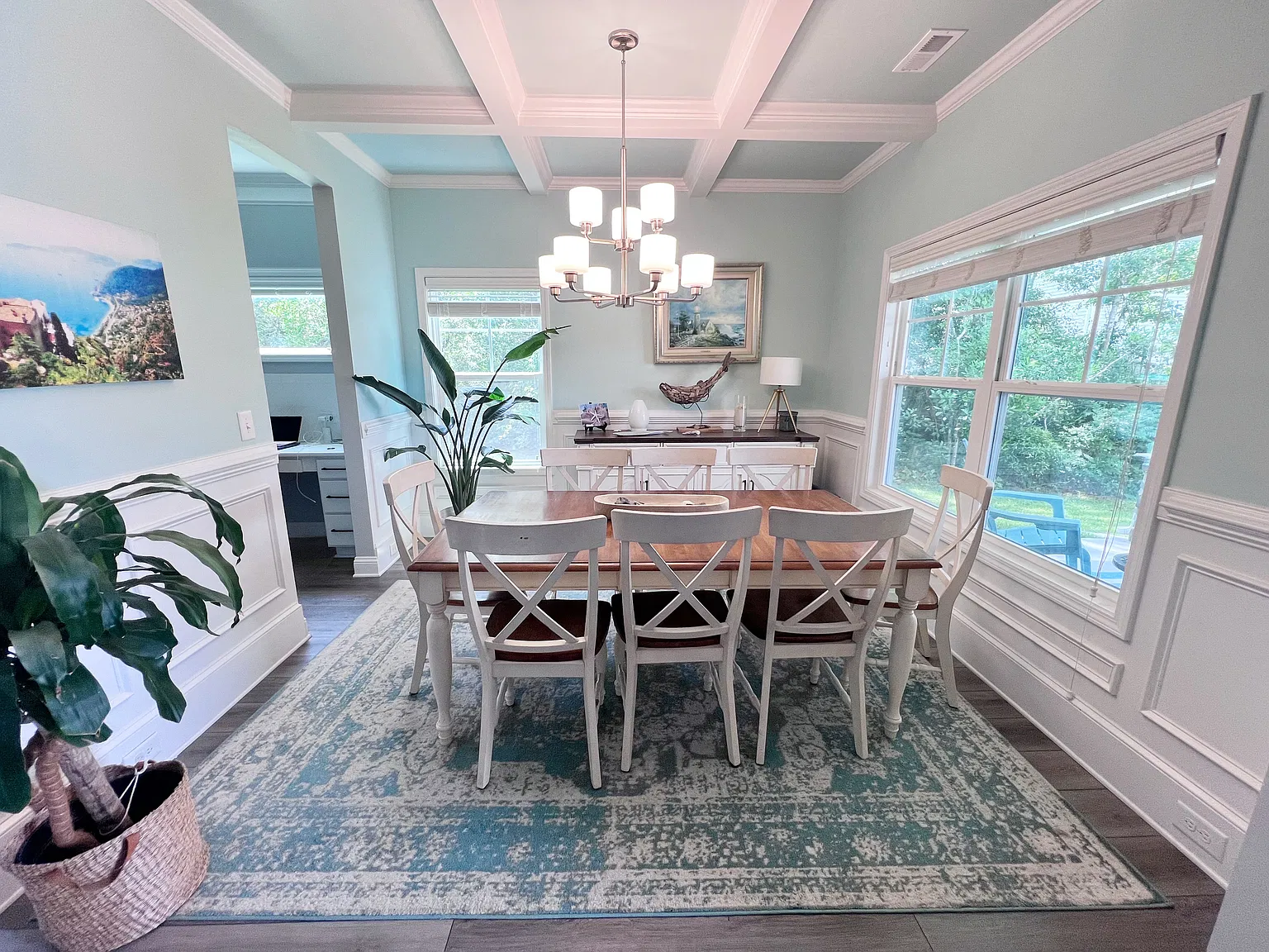 4 bed, 2.5 bath, 2400 sqft, $2,500 — Photo 3