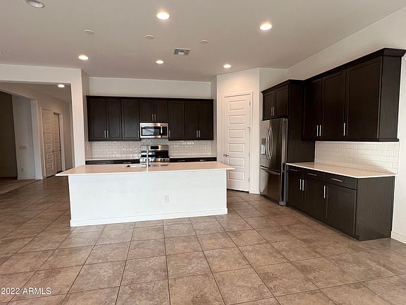 4th image of 9221 W Glenrosa Ave