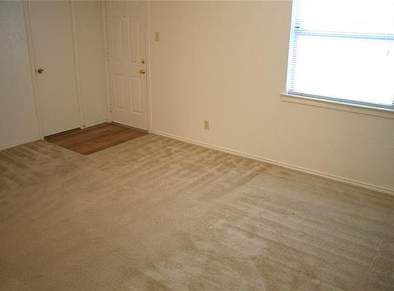 5th image of 822 White Rock St