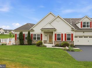 1052 Arbour Ln, Quakertown, PA 18951