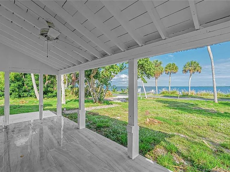 7007 S Indian River Dr — Photo 6