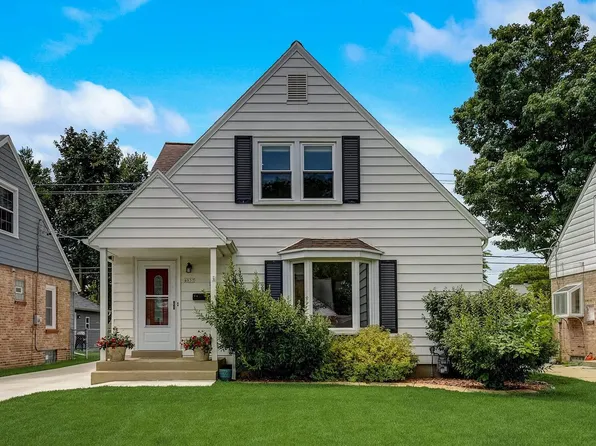 4937 North Berkeley BOULEVARD, Whitefish Bay, WI 53217